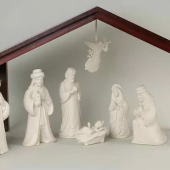 Lenox “Commemorate 2000” Nativity Set – 10 Pieces - Picture 3 of 9